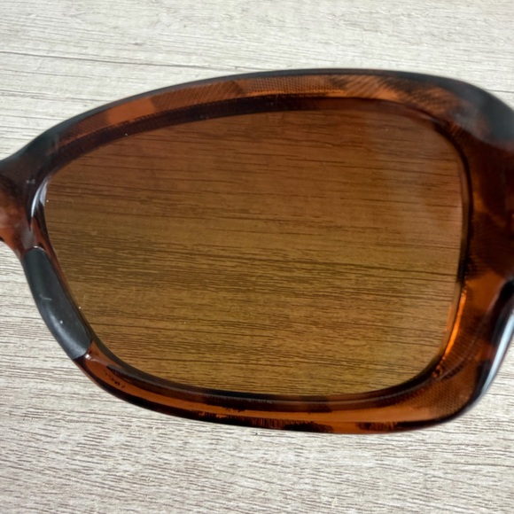 Oakley Urgency OO9158-14 Tortoise/Brown Frame Polarized W/ Case Women Sunglasses - Picture 10 of 16